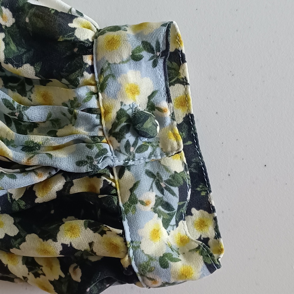 Parker Womens Silk Floral Smocked Peplum Blouse Black Daisy Balloon Sleeve Sz M - Picture 12 of 14